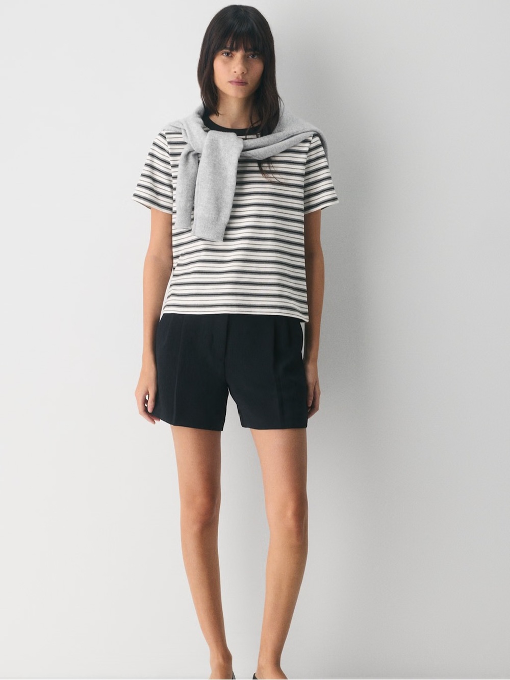 Aritzia The Effortless Short™ Mid-Thigh - Crepette™